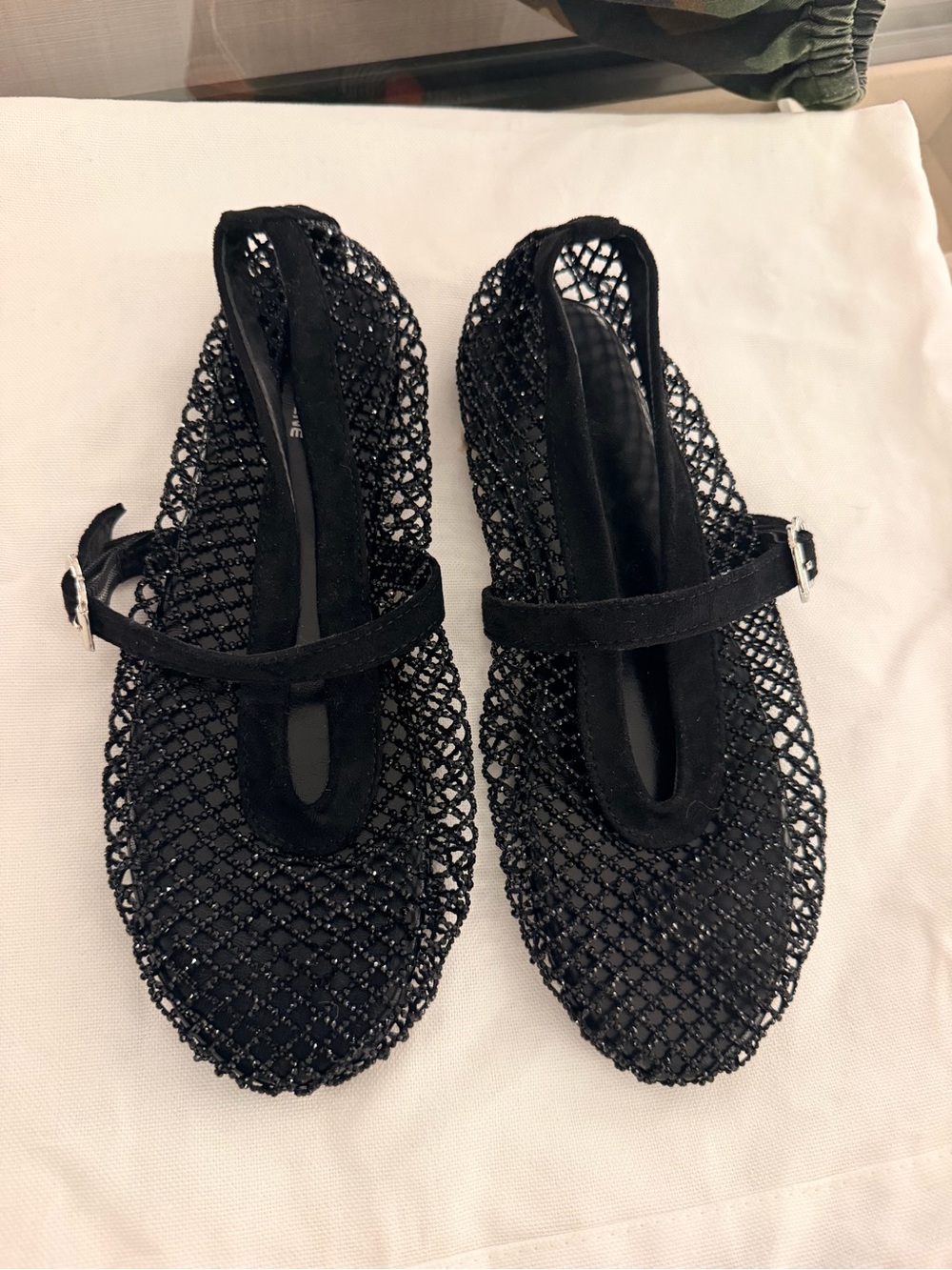 New Women's Mesh sparkling bead Mary Jane Flats. Super comfy! It fits 6.5-7.5